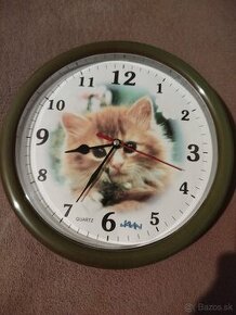 Nástenné hodinky mačička