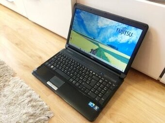 15,6" Fujitsu LifeBook / Intel core i5 / 256gb ssd / 8gb ra