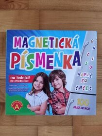 Magnetické písmenká na chladničku