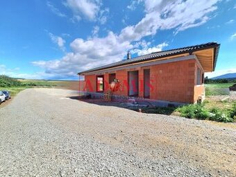 Predáme 5izbový tehlový bungalov  Ruskov 126m2, pozemok 620m