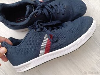 Dámske tenisky TOMMY HILFIGER -veľ. 42