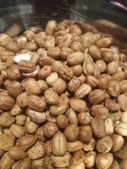 Čistené lieskové oriešky