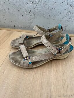 ECCO sandále 39