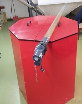 Zásobník na palety Atmos a dopravník peliet