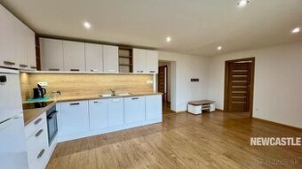 NEWCASTE⏐PRENÁJOM 3 izbového bytu v rod. dome.