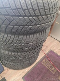 235/65×17 zimne nove Vredestein