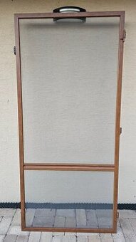 Sieťka na dvere proti hmyzu