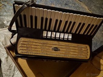 Predam akordeon Delicia
