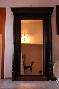 Predám starožitný vyrezávaný rám ..aj zo  zrkadlom