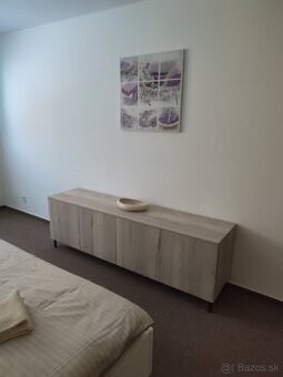 Dlhá komoda / TV skrinka