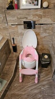 WC sedátko so schodíkom pre deti - dievčatá