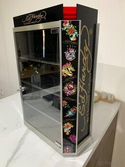 Vitrína s vymenitelným vzorom, otočná