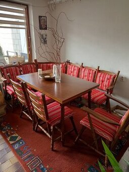 Jedálenská súprava z masívu