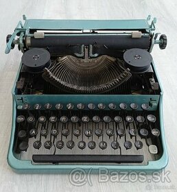 starý písací stroj