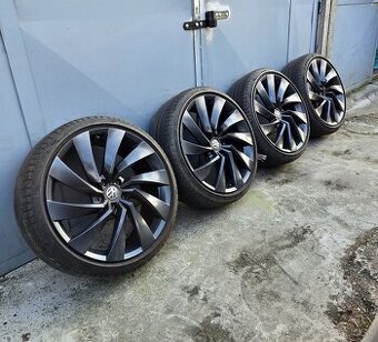 Letná sada VW Rosario Pirelli P Zero 245/35 R20 DOT1823