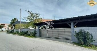 posuvná nerezová brána