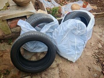 sada letných pneumatík Nexen 215/45 R16