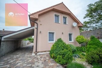 Na predaj rodinný dom s bazénom v Opoji