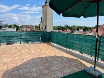 2-izb.byt s terasou 30 m2, pešia zóna, vrchné poschodie