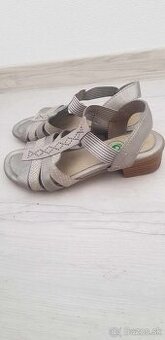 Sandale