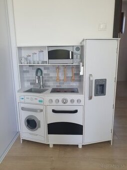 Detská drevená kuchynka s príslušenstvom