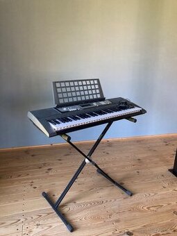 Klavír Yamaha EZ-200
