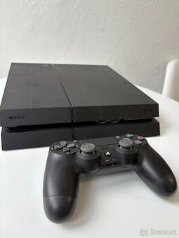 Predám Playstation 4 fat 1 TB