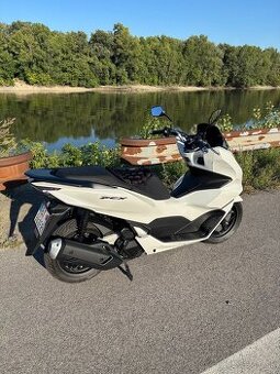Predám Honda PCX 125