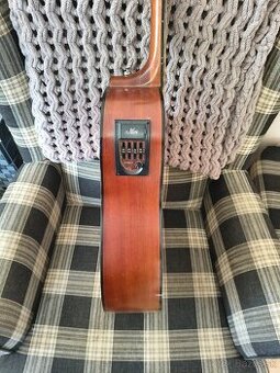 Elektro akustická gitara