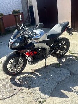 Aprilia tuono 125