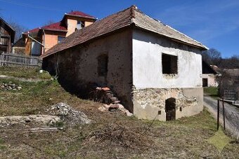 Ponúkame na predaj rodinný dom v obci Polom.