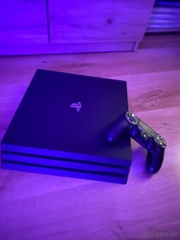 Predám málo používaný Ps4 pro 1T.