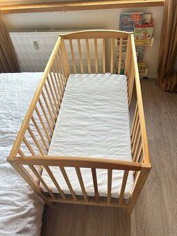 detská postielka + matrac a plachty