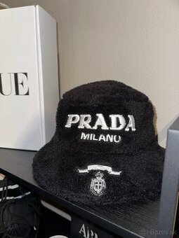 Klobúk značky Prada