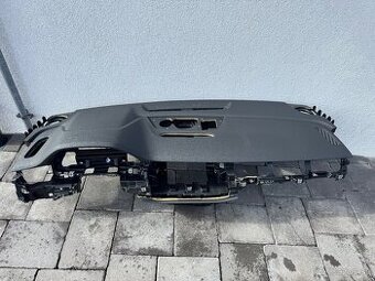 Palubná doska ,palubovky Audi q7 4m0