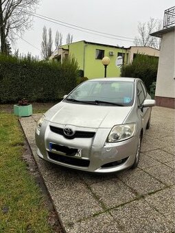 Predam Toyotu Auris