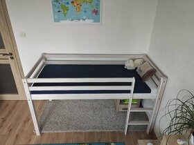 vyvýšená detská posteľ