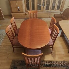 Jedálenský rozkladací stôl a stoličky