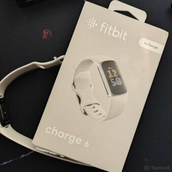 Predám Fitbit Charge 6 strieborný rám/béžový naramok
