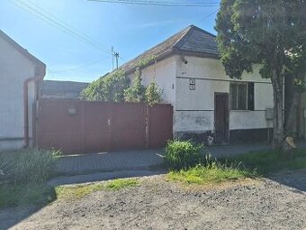 Na predaj priestranný rodinný dom v obci Rapovce – výborná l