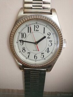Retro naramkove nastenne hodiny