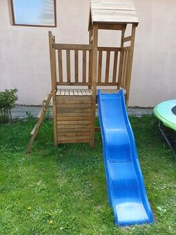 Šmýkačka s domčekom