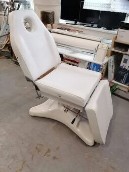 kozmeticky stol