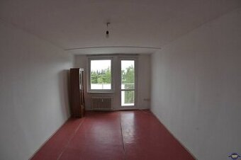 PREDAJ: 2 izbový byt s balkónom, Petržalka, Vilová ul.- BRAT