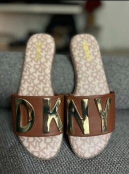 Dámske šľapky DKNY - 2 páry, veľ.39 ako nové