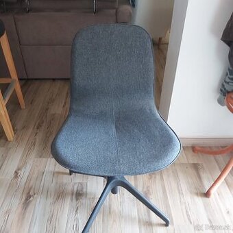 konferenčná stolička zn.Ikea LÅNGFJÄLL 1ks