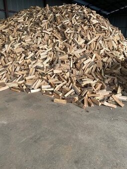 Suché palivové drevo buk dub agat