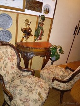 Starožitný nábytok