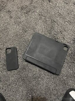 Darujem kryty na iPhone asi 14 pro max a iPad pro 2121; 12,9