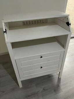 IKEA prebalovací pult